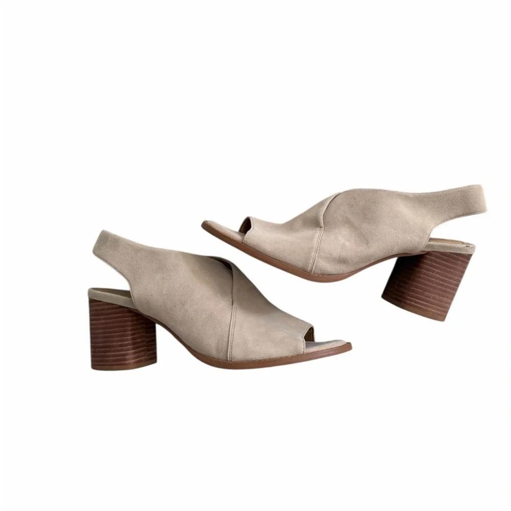 Gianni Bini Outta Town Suede Sandal